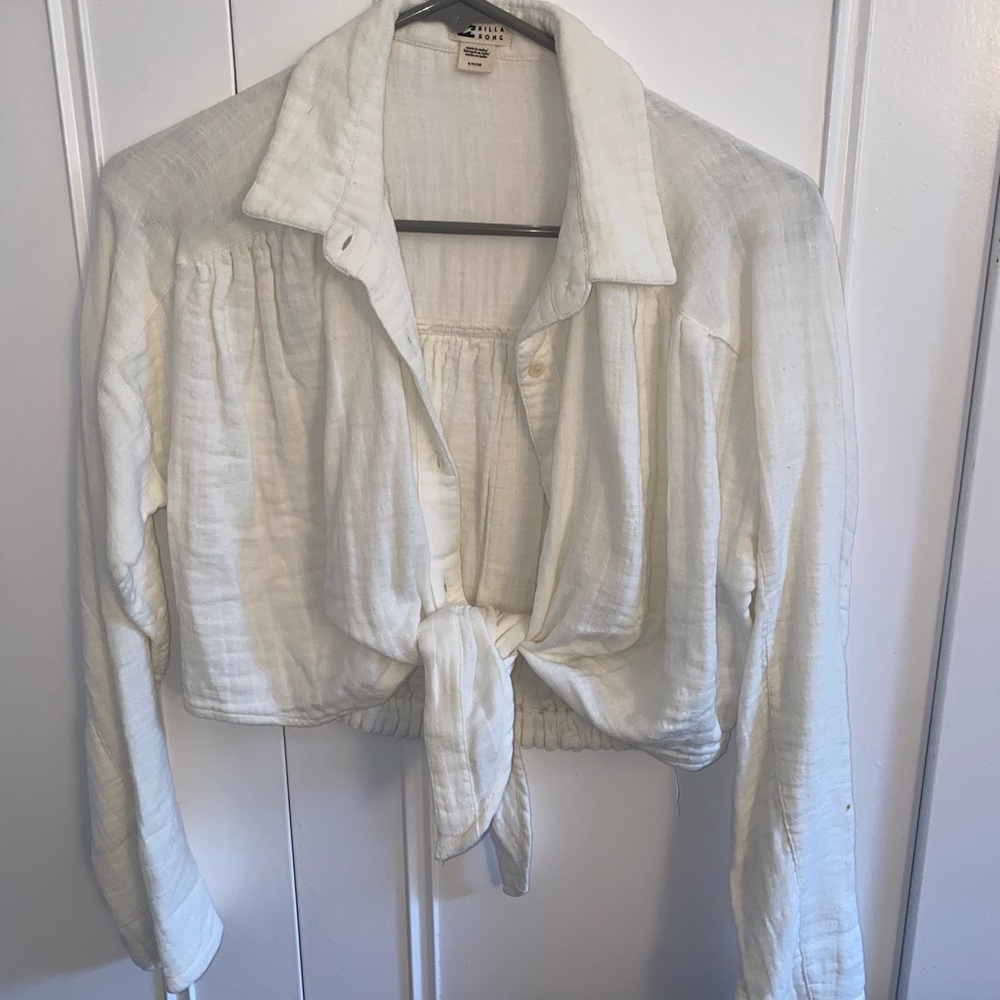 Cropped billabong tie button down